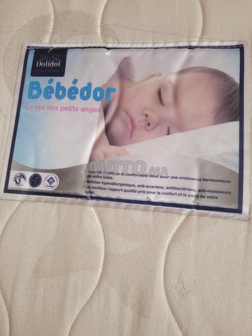 lit bébé avec ses accessoires - 6