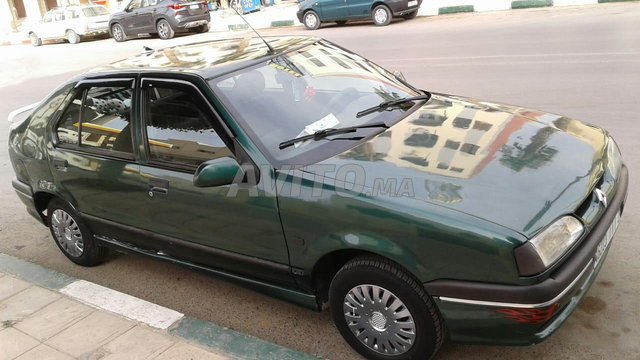 Voiture Renault R19 1995 à Guercif Essence