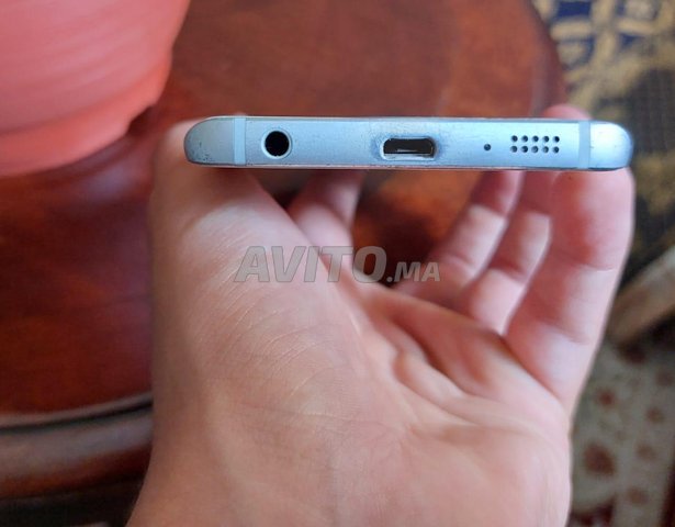 Samsung Galaxy S6 Edge - 3