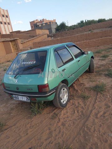 Voiture Peugeot 205 1986 à Khénifra Diesel - 7 chevaux
