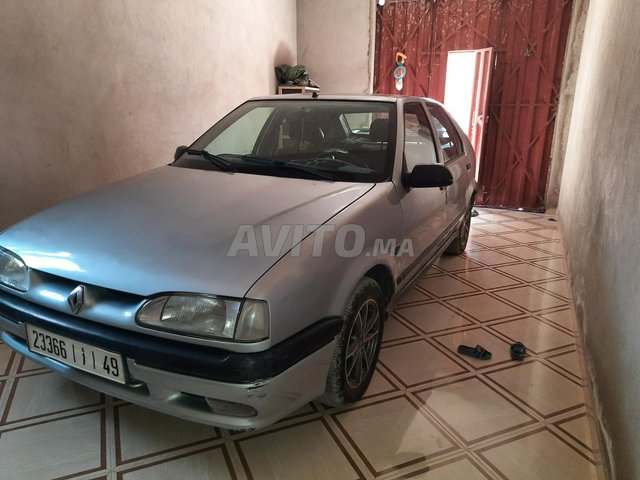 Voiture Renault R19 1996 à Guercif  Diesel  - 7 chevaux