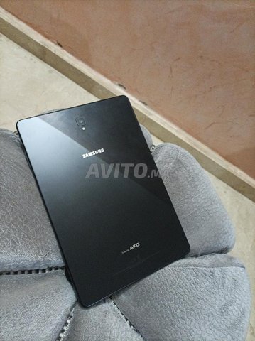 Tablette Samsung Galaxy S4 à vendre  - 5