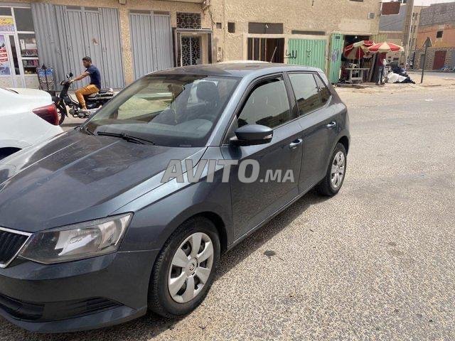 Voiture Skoda Fabia 2018 à Laâyoune  Essence  - 6 chevaux