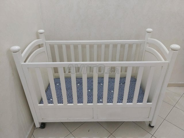 lit bébé avec matelas - 1