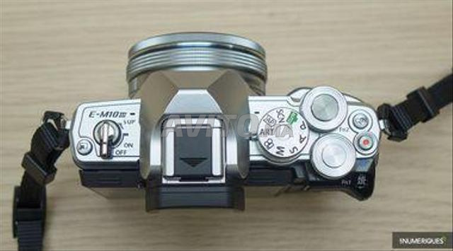 Olympus OM-D E-M10 Mark III