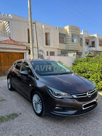 Voiture Opel Astra 2017 à Agadir  Diesel  - 7 chevaux