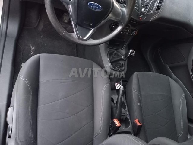 Voiture Ford Fiesta 2017 à Marrakech Essence - 6 chevaux