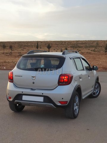 Voiture Dacia Sandero 2017 à Meknès Diesel - 6 chevaux