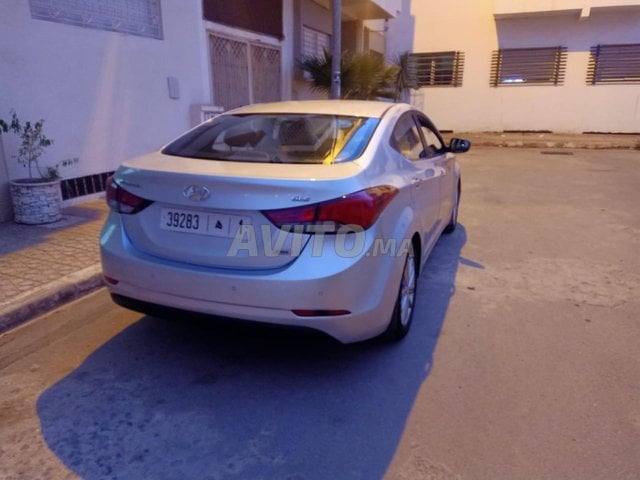 Hyundai elantra avito