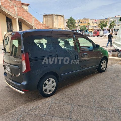 Voiture Dacia Dokker 2017 à Khénifra Diesel - 7 chevaux