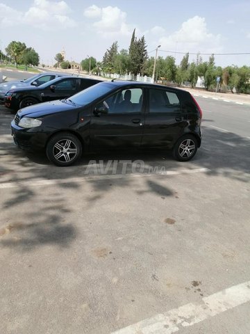 Voiture Fiat Punto 2010 à Béni Mellal Essence - 7 chevaux