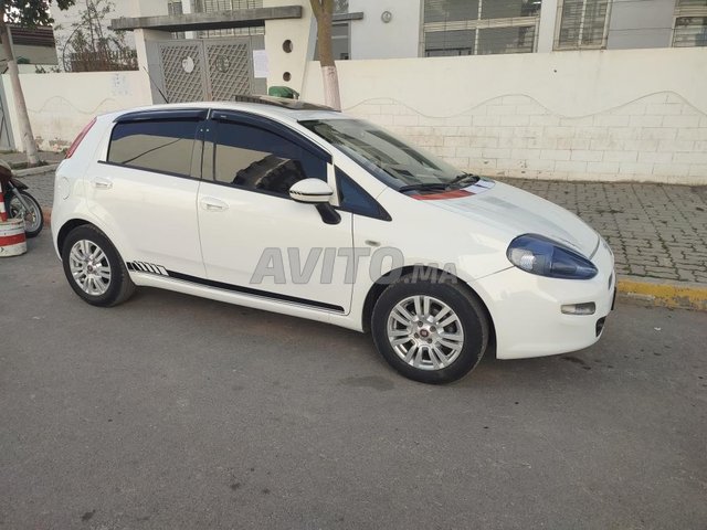 Voiture Fiat Punto 2018 à Casablanca Diesel - 5 chevaux
