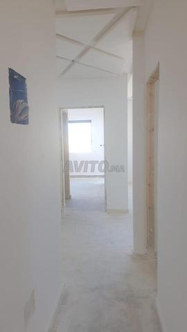 شقة عالية المستوى 80 متر في طريق إيموزار