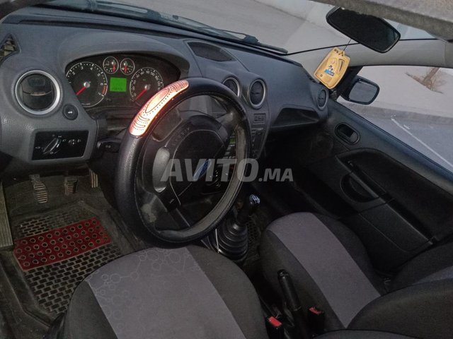 Voiture Ford Fiesta 2009 à Khouribga Essence - 7 chevaux