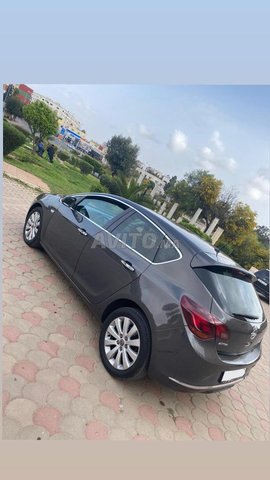 Voiture Opel Astra 2013 à Safi Diesel - 7 chevaux