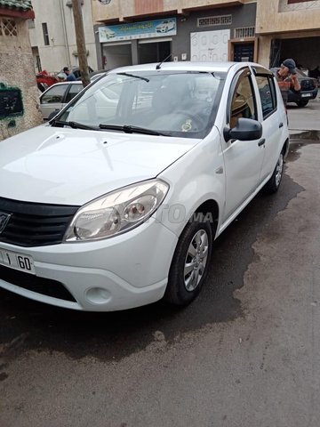 Voiture Dacia Sandero 2013 à Rabat Essence - 8 chevaux