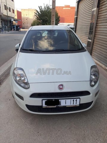 Voiture Fiat Punto 2015 à Fquih Ben Saleh Diesel - 6 chevaux
