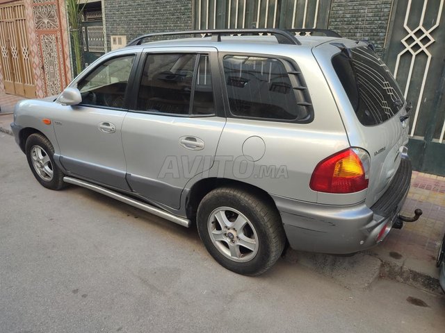 Voiture Hyundai Santa Fe 2002 à Tanger Diesel - 8 chevaux