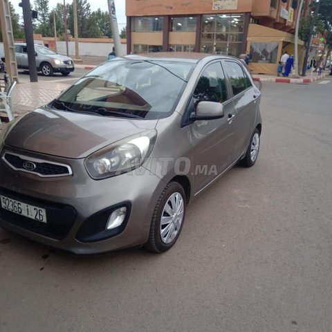 Kia picanto avito