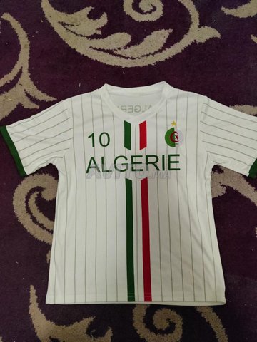 des maillots de foot marocain et algérien  - 1