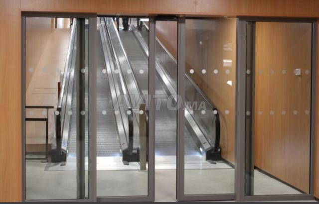 Porte vitrée automatique
