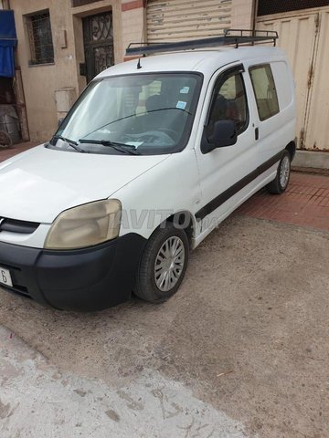 Voiture Peugeot Partner 2009 à Casablanca Diesel - 7 chevaux