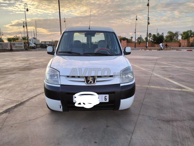 Voiture Peugeot Partner 2004 à El Kelâa des Sraghna Diesel - 7 chevaux