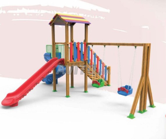 Maisonnette en bois avec double balançoire