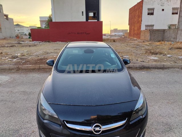 Voiture Opel Astra 2015 à Fès Diesel - 7 chevaux