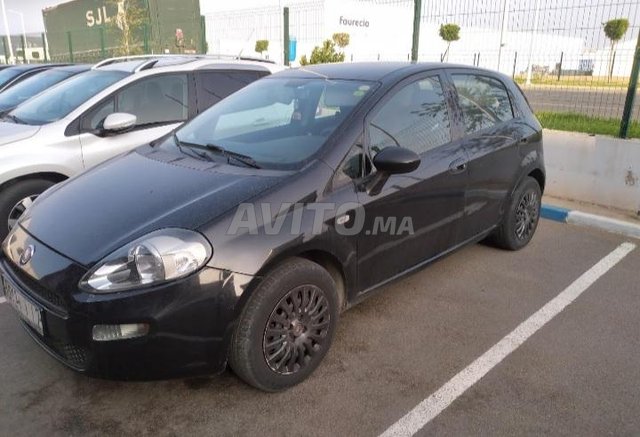 Voiture Fiat Punto 2015 à Kénitra Diesel - 5 chevaux