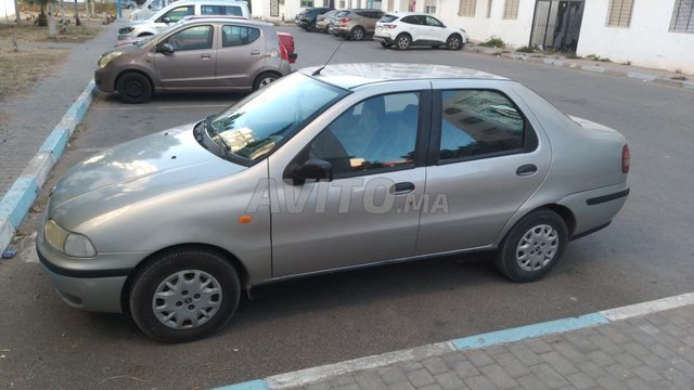 Voiture Fiat Siena 2002 à El Jadida Diesel - 7 chevaux