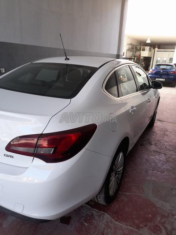 Voiture Opel Astra 2014 à Marrakech Diesel - 6 chevaux