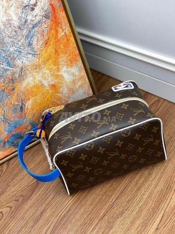 sac a main louis vuitton x nba dopp kit cloakroom