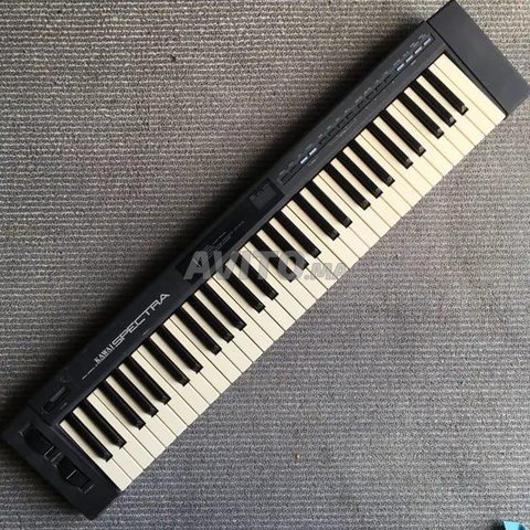 KAWAI SPECTRA KC10 clavier contrôleur son/midi