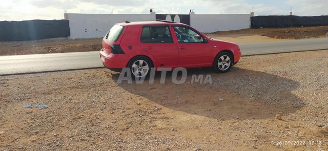 Voiture Volkswagen GOLF 4 1999 à Meknès  Essence  - 9 chevaux