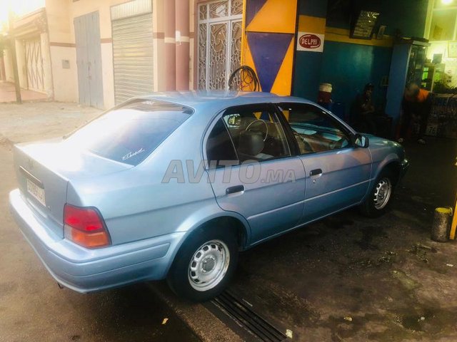 Voiture Toyota Corolla 2002 à Meknès  Essence  - 6 chevaux