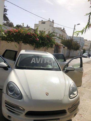 Voiture Porsche Cayenne 2010 à Rabat  Diesel  - 12 chevaux