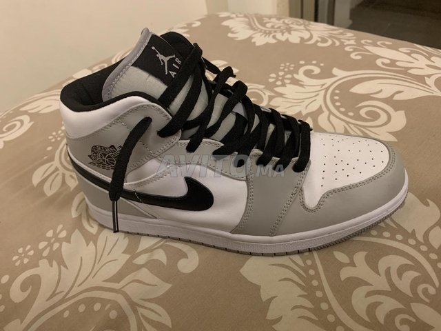 Nike Jordan air smoke grey Chaussures à Casablanca
