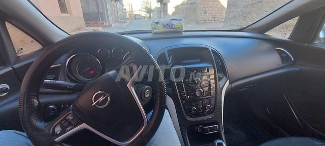 Voiture Opel Astra 2010 à Tinghir Diesel - 7 chevaux