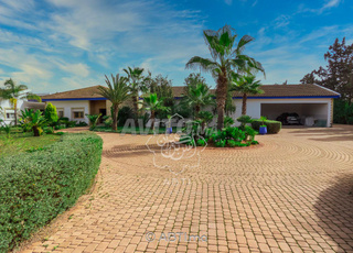 Villa de maître 1ha zone urbaine Labissa Bouskoura