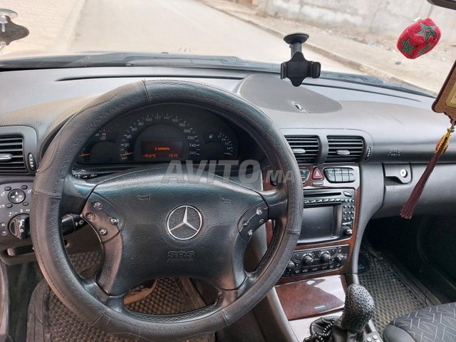 2004 Mercedes-Benz 220