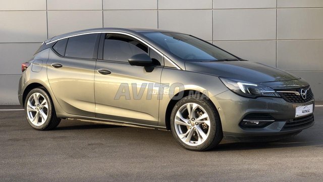 Voiture Opel Astra 2020 à Marrakech Diesel - 6 chevaux