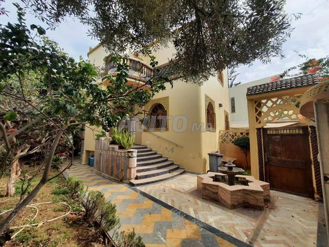 Villa 4 façades ensoleillée 3 niveaux | Villas et Riads à Rabat | Avito.ma