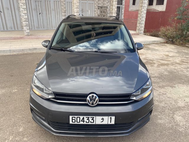 Voiture Volkswagen Touran 2017 à Settat Diesel - 6 chevaux
