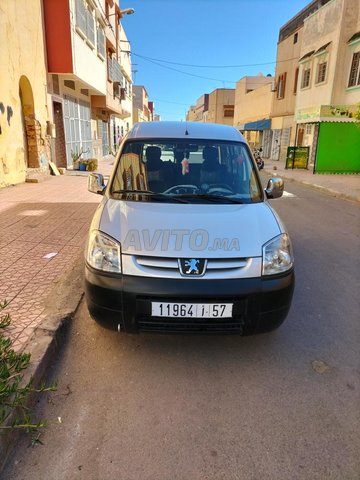 Voiture Peugeot Partner 2008 à Bejaad Diesel - 7 chevaux