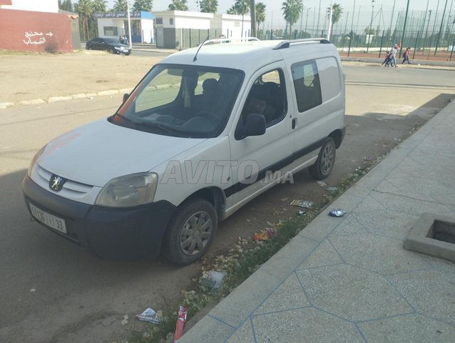 Voiture Peugeot Partner 2009 à El Jadida Diesel - 7 chevaux