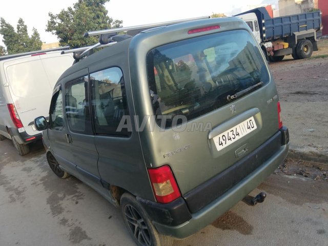 Voiture Peugeot Partner 2006 à Tanger Diesel - 6 chevaux
