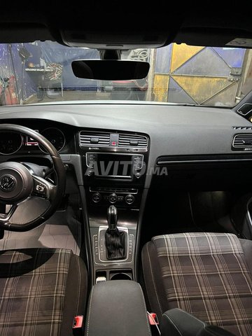 Voiture Volkswagen GOLF 7 2017 à Marrakech Diesel - 8 chevaux