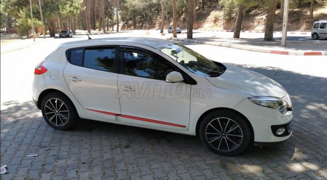 Voiture Renault Megane 3 2014 à Midelt Diesel - 6 chevaux