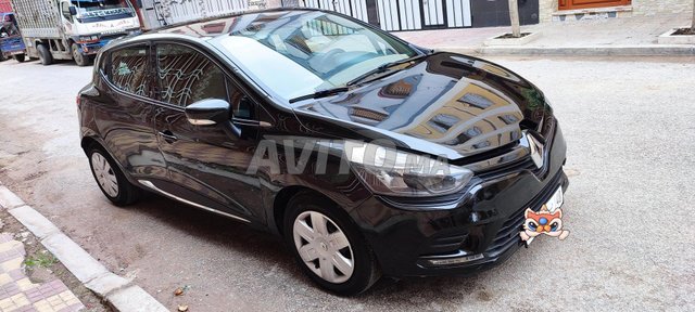 Voiture Renault Clio 2017 à Tanger Diesel - 6 chevaux